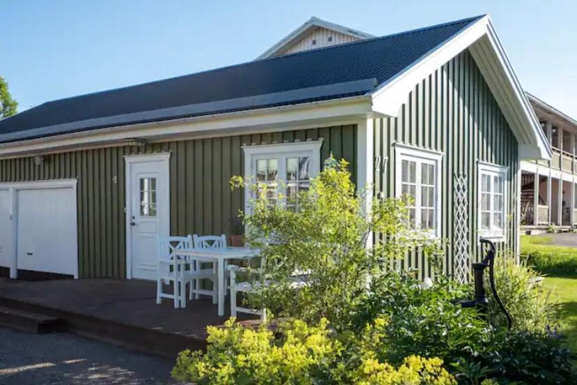 Lilla Groena Huset Pa Garden Harnosand Exterior photo