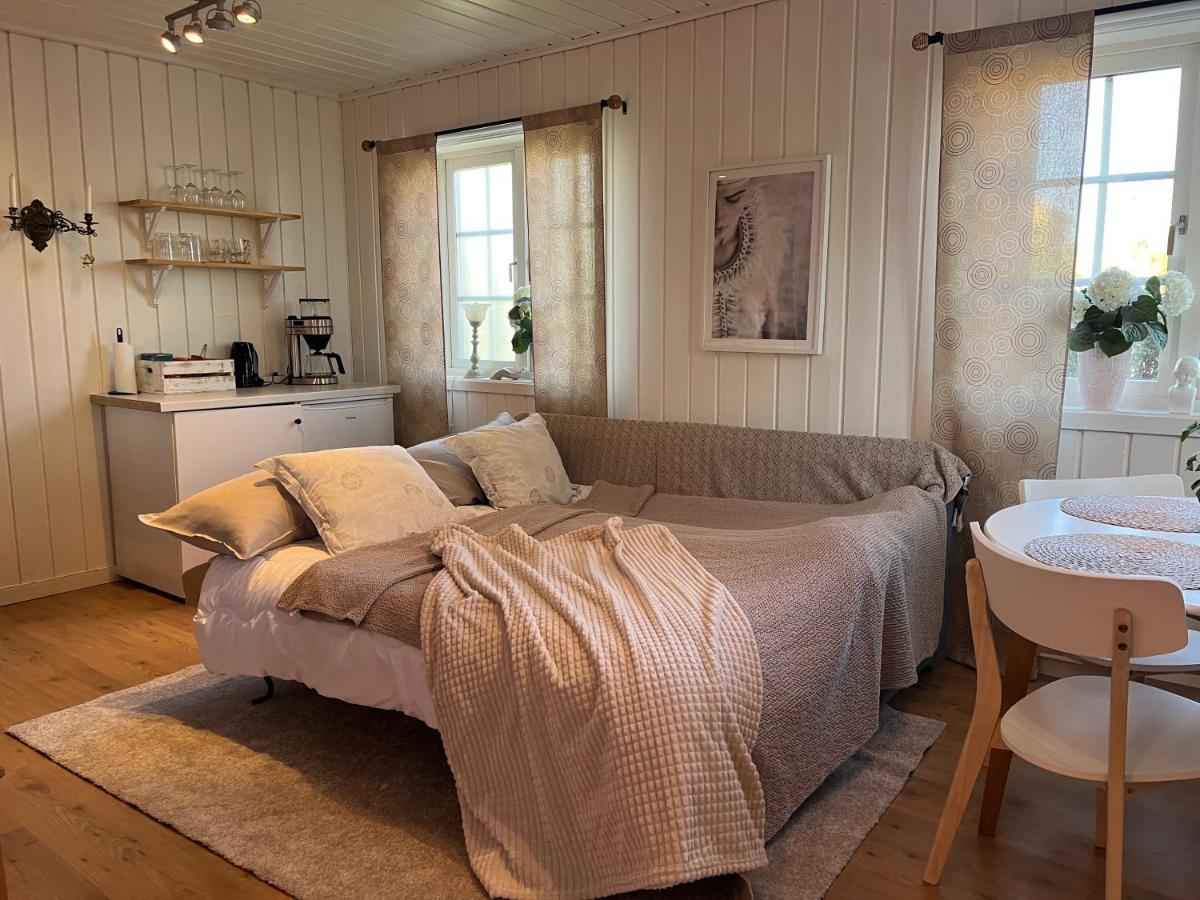 Lilla Groena Huset Pa Garden Harnosand Exterior photo
